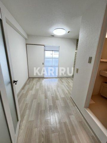 雅叙園ハイツの居間・リビング