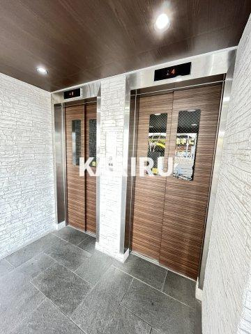 雅叙園ハイツのエントランス