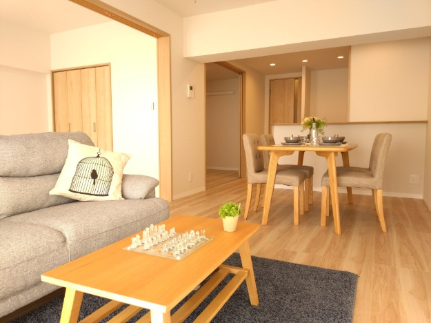 ローズハイツ芦屋の居間・リビング