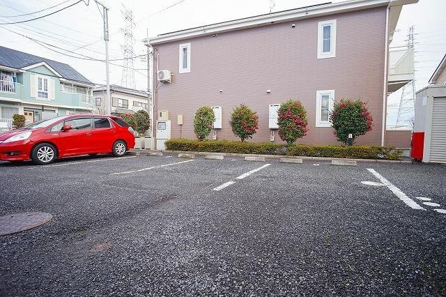 プチレジデンス　ディーヴァ　Ｄの駐車場