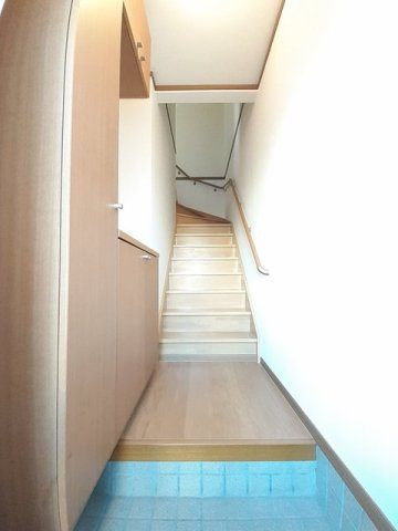 プチレジデンス　ディーヴァ　Ｄの玄関