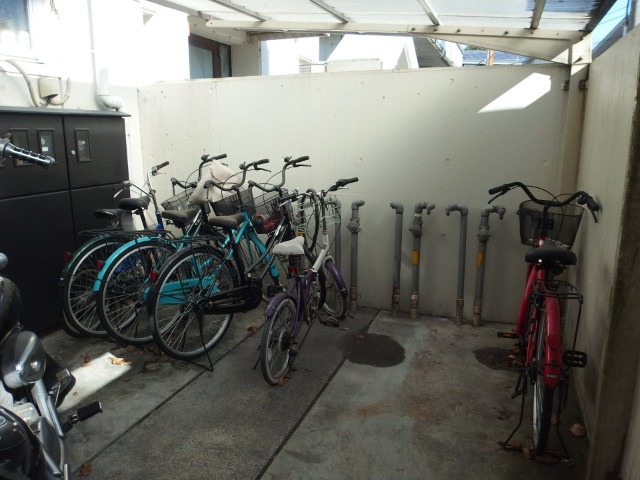 イーストガーデンポプラ館の外観