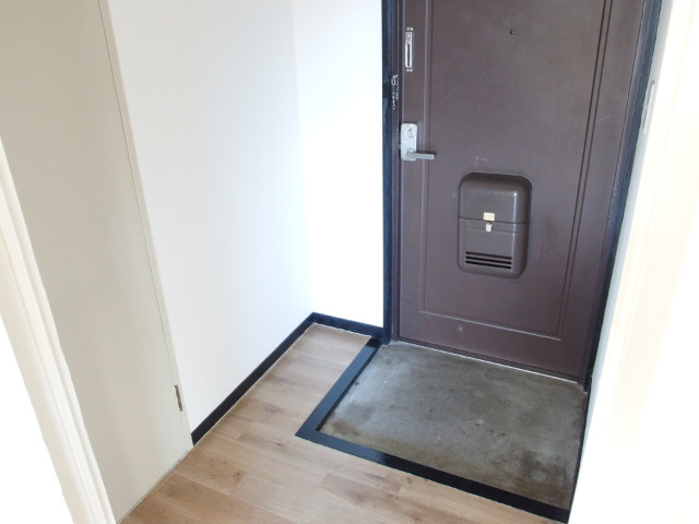 コメルスⅢの玄関