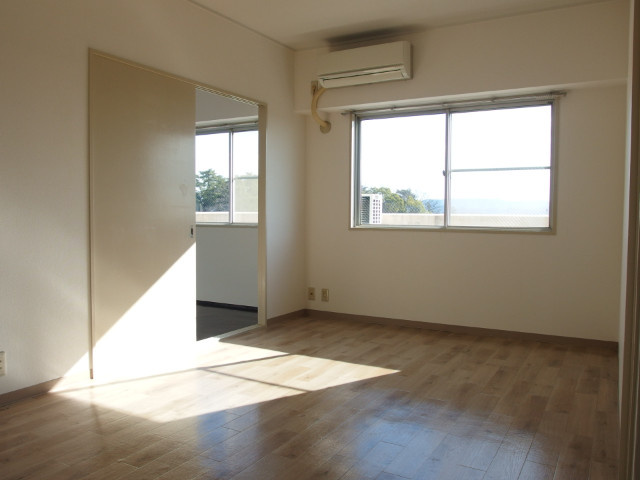 コメルスⅢの居間・リビング