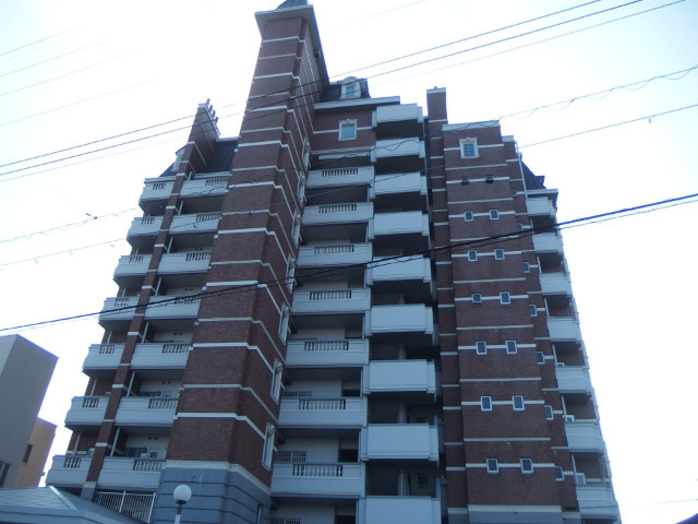 コメルスＶの外観