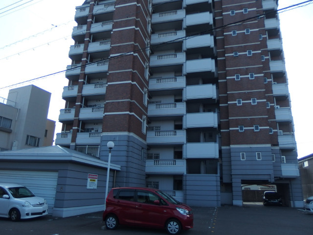 コメルスＶの外観