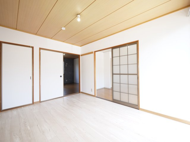 コーポラス横井B棟の洋室