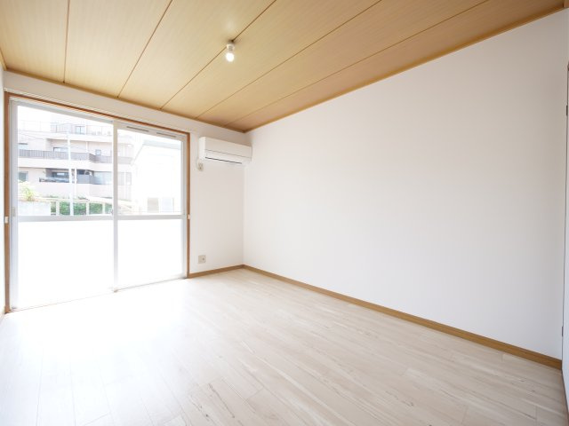 コーポラス横井B棟の洋室