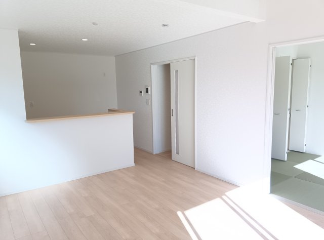 筑西市井上　第1　1号棟の居間・リビング|こちらのリビングで趣味の時間をお楽しみください