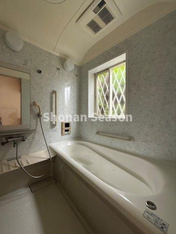 【浴室】 | 1日の疲れを癒す清潔感あふれる浴室◎足を延ばしってリラックス可能♪