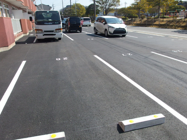 マンションセンチュリーの駐車場