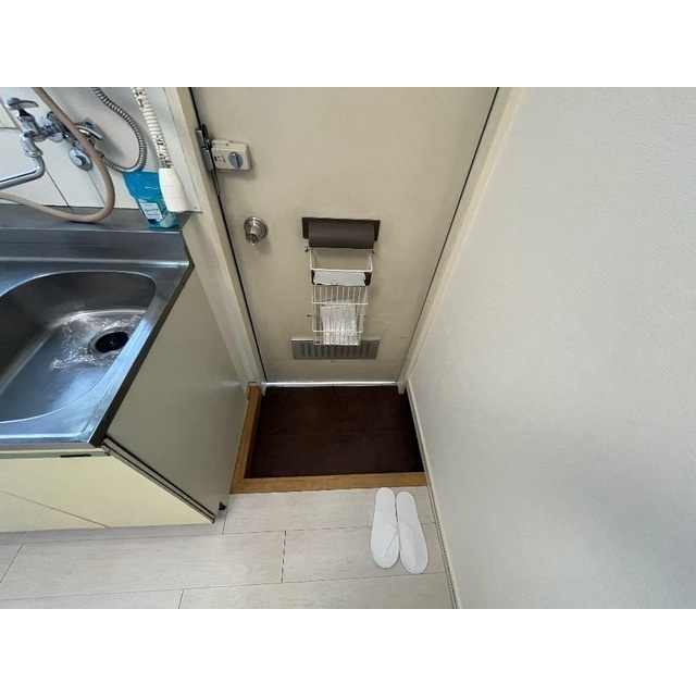 レピュート高岡Bの玄関