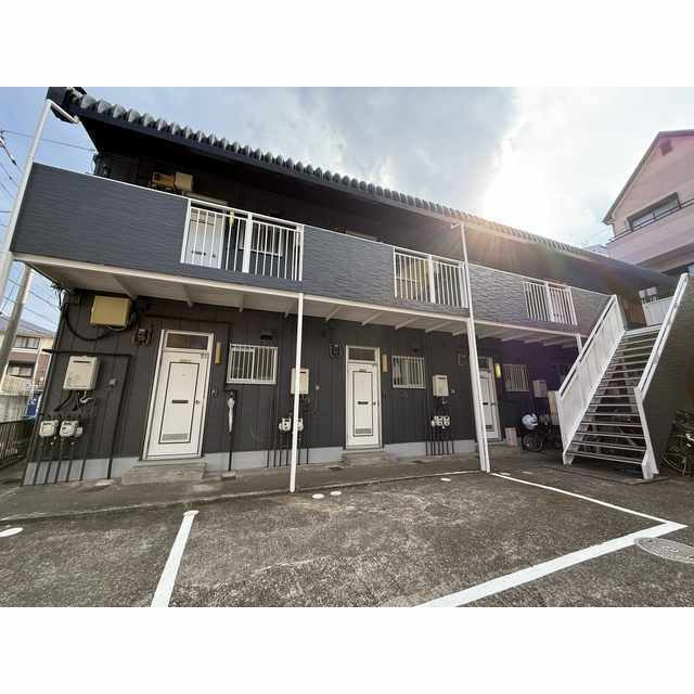 レピュート高岡Bの外観