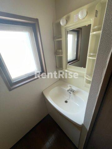 ファティリティ稲沢　(旧菱電アパート)4号棟の洗面所