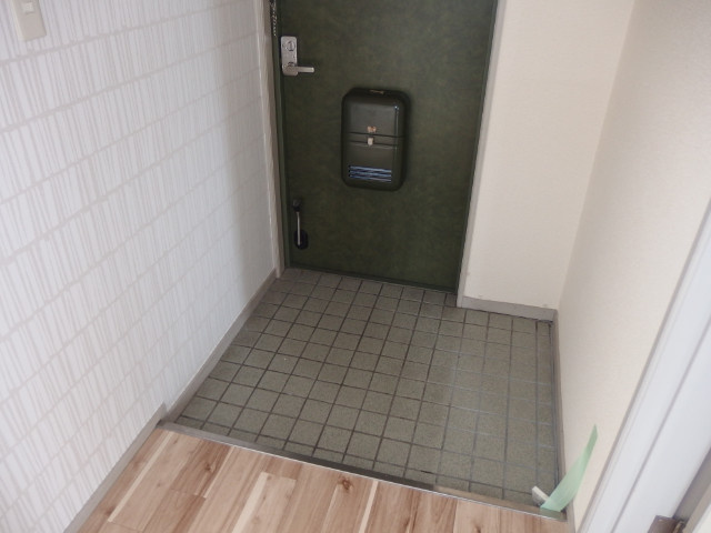 第２マンション鈴木（Ａ，Ｂ）の玄関