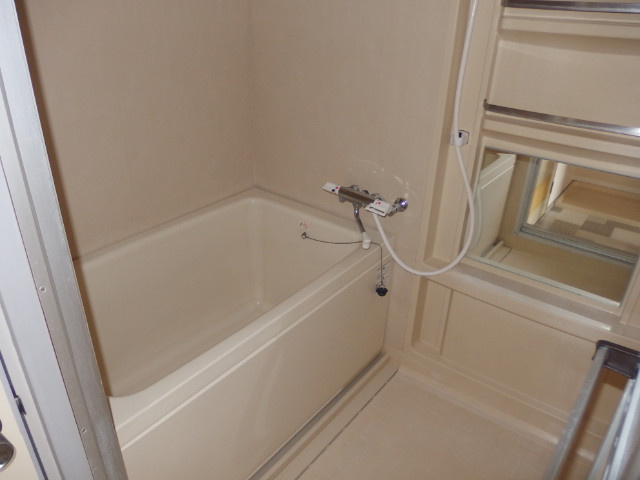 第２マンション鈴木（Ａ，Ｂ）の浴室