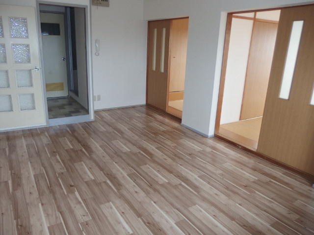 第２マンション鈴木（Ａ，Ｂ）の居間・リビング