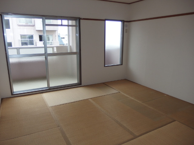 第２マンション鈴木（Ａ，Ｂ）の居間・リビング