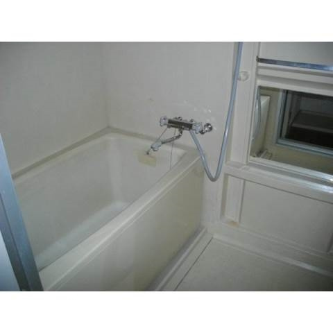 第２マンション鈴木（Ｃ，Ｄ，Ｅ，Ｆ）の浴室