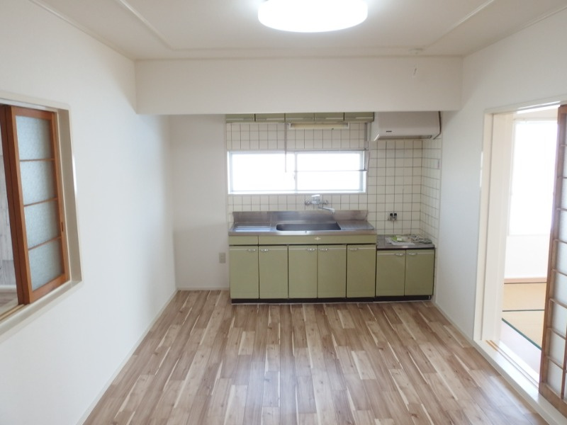 第２三浦ハイツの居間・リビング