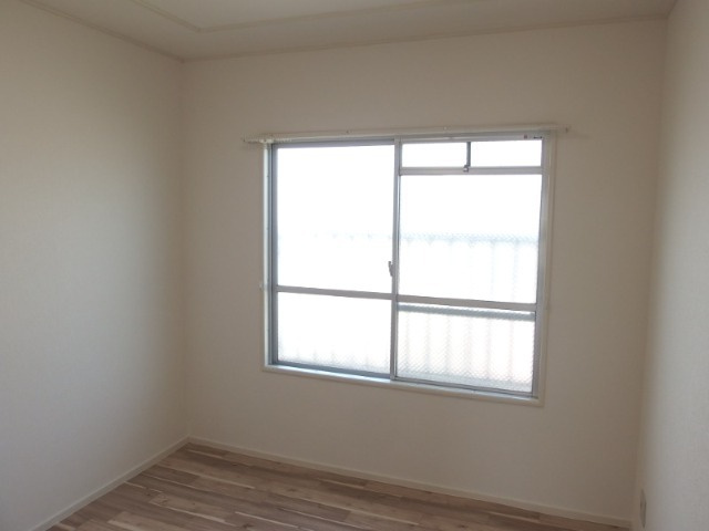 第２三浦ハイツの洋室