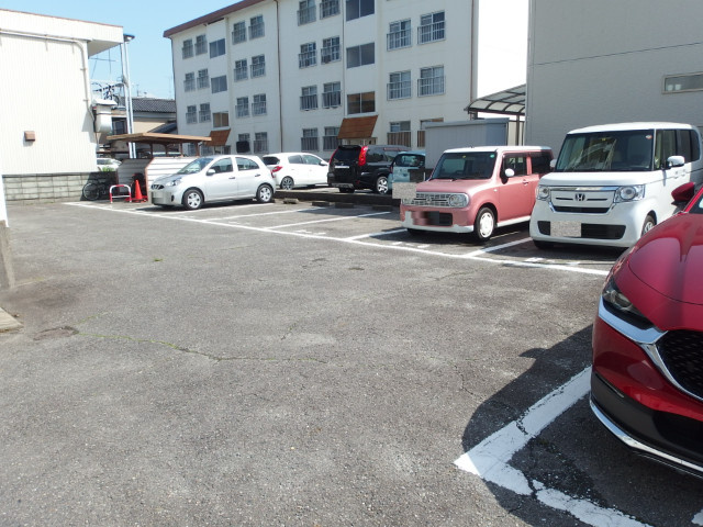 第２三浦ハイツの駐車場