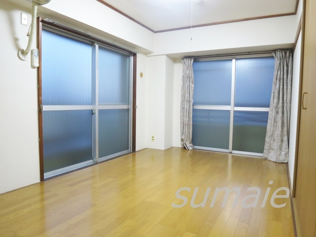 第二星野コーポの居間・リビング|二面採光のお部屋です☆