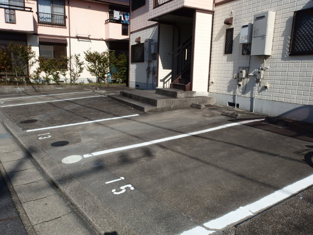 ソファレ小河原Ｂの駐車場