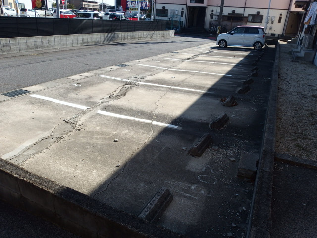 ソファレ小河原Ｂの駐車場