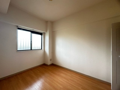 【洋室】 | グランシャリオ/牛久保東 | 洋室4.6帖☆玄関から入って左側にあるお部屋です♪洋室なのでお手入れもラクラク～♪