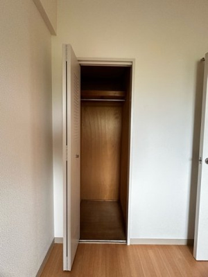 【収納】 | グランシャリオ/牛久保東 | 洋室4.6帖のお部屋にあるクローゼットです♪洋室のお部屋それぞれにクローゼットがあると便利ですよね！