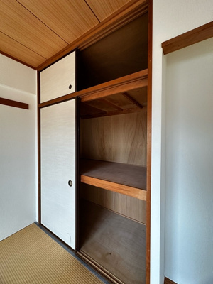 【収納】 | グランシャリオ/牛久保東 | 和室6帖のお部屋にある天袋付き押入れです！押入れは寝具など、かさ張りやすいものの収納にぴったり☆お部屋がすっきり片付きます♪