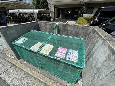 【その他共用部分】 | グランシャリオ/牛久保東 | 敷地内ごみ置き場でごみ出しもらくらく～♪忙しい社会人さんや主婦さんにもうってつけ！