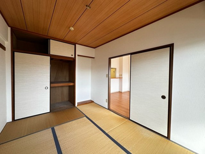 【寝室】 | グランシャリオ/牛久保東 | 南向き和室6帖☆天袋付き押入れがあります♪寝具をすっきり収納できるので和室は寝室にもオススメ☆