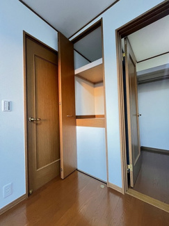 【収納】 | 座間市栗原中央5丁目 中古戸建て | 南側洋室6帖収納