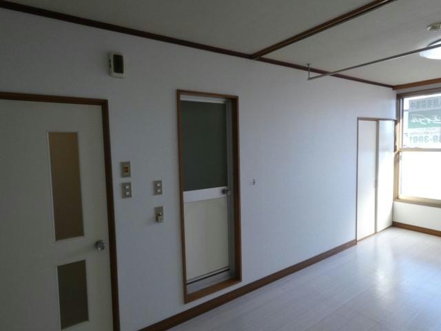 ワンルームハイツの居間・リビング