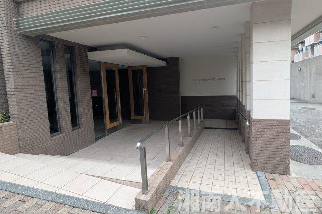 藤沢藤が岡ガーデンハウスのエントランス|毎日通るエントランスはこのようになっています