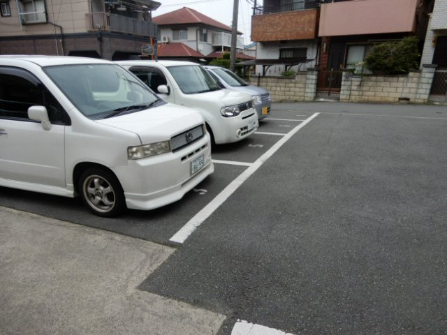 エル　ビエントの駐車場