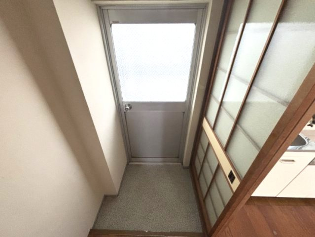 泉マンションの玄関
