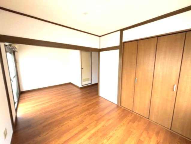 泉マンションの居間・リビング