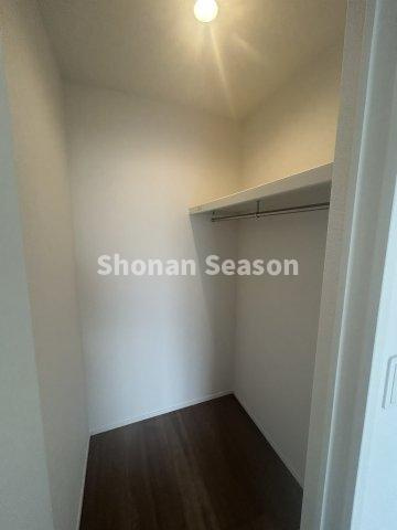 【収納】 | ウォークインクローゼットには、使用頻度の低い季節物などの収納に便利です◎