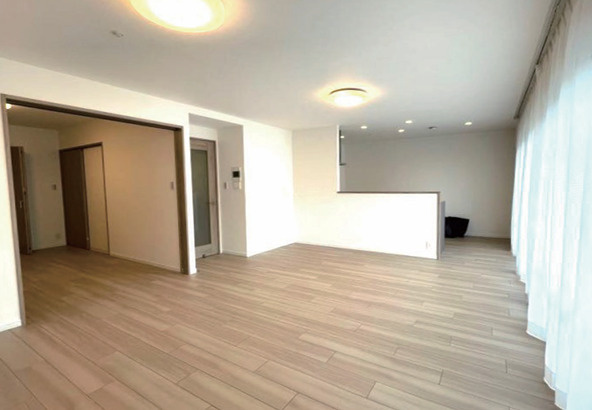 ルネ芦屋川ロザリウムの居間・リビング