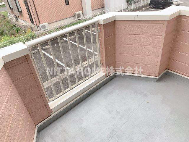 アップルハウスのバルコニー|広いスペースのバルコニー(*^_^*)