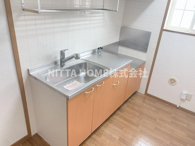 アップルハウスのキッチン|使い勝手の良いオープンキッチン＊ガスコンロ設置可能◎