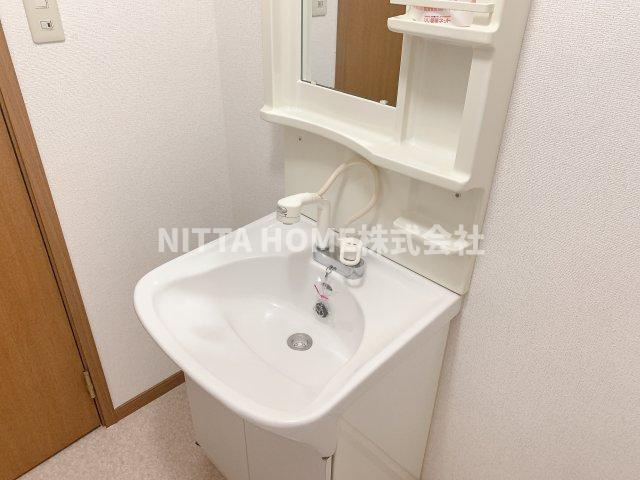 アップルハウスの洗面所|洗面所に独立洗髪洗面台を設置しております◇