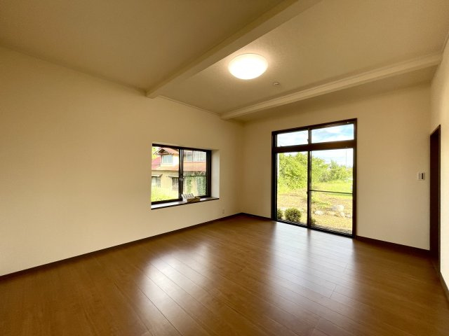 【洋室】 | 【リフォーム済み】中山町金沢　中古戸建