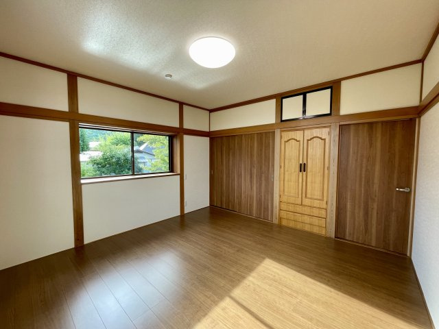 【洋室】 | 【リフォーム済み】中山町金沢　中古戸建