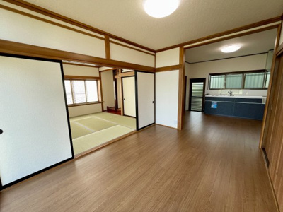 【居間・リビング】 | 【リフォーム済み】中山町金沢　中古戸建 | 12.85帖のLDKです♪