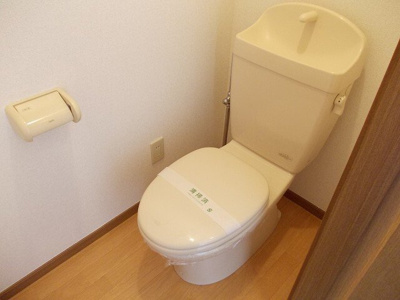 【トイレ】 | オークレイコートⅡ | 清潔感のあるトイレです