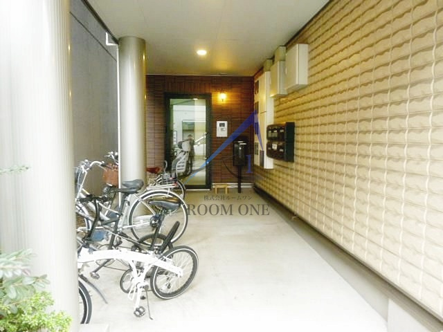 アパートメント両国緑のエントランス|エントランスです。